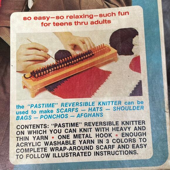 Vintage Pastime Knit A Scarf Craft Kit Toy No Knitting Needle Original Yarn Loom - Picture 2 of 9